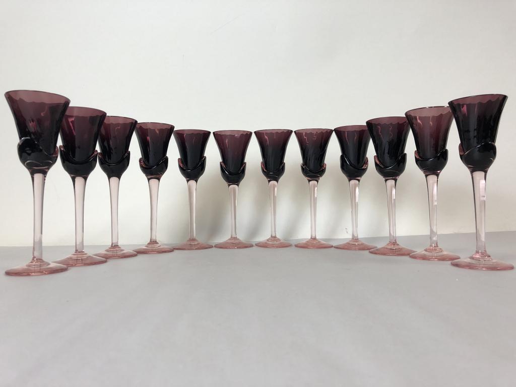 12 VINTAGE PLUM COLOR STEMWARE GLASSES 6": 12 VINTAGE PLUM COLOR SOPHISTACATED STEMWARE SHERRY, PORT WINE GLASSES BARWARE 6" X 2" APPROX EACH -VERY GOOD CONDITION