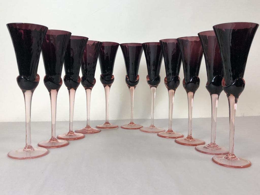 11 VINTAGE PLUM COLOR STEMWARE GLASSES: 11 VINTAGE PLUM COLOR SOPHISTACATED STEMWARE MARTINI, WINE, COCKTAIL GLASSES BARWARE 9" X 2.5" APPROX EACH -VERY GOOD CONDITION