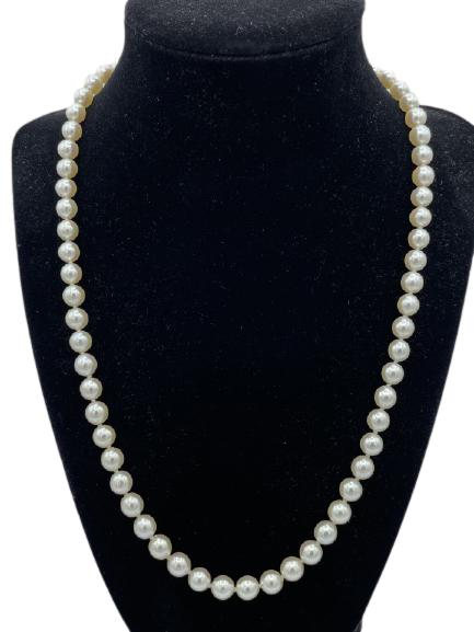 VINTAGE SINGLE STRAND PEARLS 14K CLASP 19" (1 of 6)