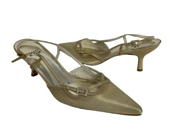 STUART WEITZMAN GOLD KITTEN HEEL SIZE 10W: STUART WEITZMAN GOLD KITTEN HEEL SIZE 10W -NEVER BEEN WORN SLING BACK KITTEN HEEL IN GOLD LAME WITH LEATHER LINING. RHINESTONE EMBELLISHMENT.-HEEL HEIGHT 2.5"-NEVER BEEN WORN-PRISTINE CONDITION-TK1123