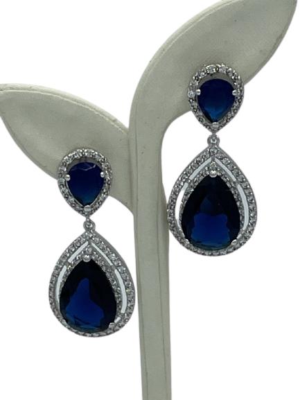 FABULOUS PIERCED EARRINGS WITH BLUE STONES (1 of 3)
