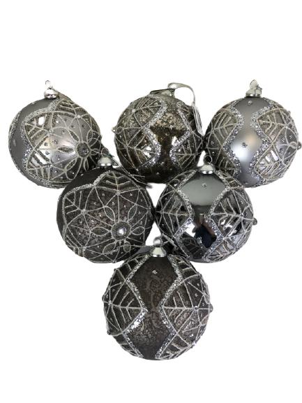 6  ASSORTED CHRISTMAS TREE ORNAMENT DECORATIONS (1 of 5)