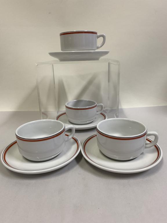 PORCELAIN D'AUTEUIL JACQUES LOBJOY CHOCOLATE CUPS (1 of 5)