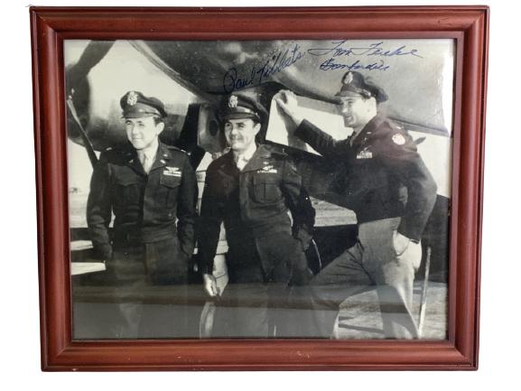 VAN KIRK, TIBBETS, AND THOMAS FEREBEE SIGNED PHOTO: VAN KIRK, TIBBETS, AND THOMAS FEREBEE SIGNED FRAMED PHOTOGRAPH OF THE BOMBARDIERS ABOARD B-29 SUPER FORTRESS FIGHTER THAT DROPPED THE ATOMIC BOMB " LITTLE BOY ON HIROSHIMA WWII 1945. VAN KIRK AUTOGRPH