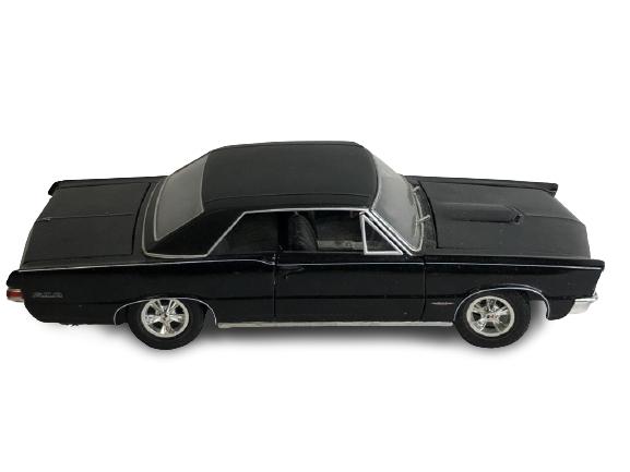VTG PONTIAC GTO SCALE MODEL: VTG PONTIAC GTO SCALE MODEL MUSCLE CAR 1960'S REPLICA AUTOMOBILE HOT ROD COLLECTIBLE MAN CAVE HOME OFFICE DECOR - 3" X 10" X 3" APPROX -VERY GOOD VINTAGE CONDITION, SOME MARKS, DUST -DP12920