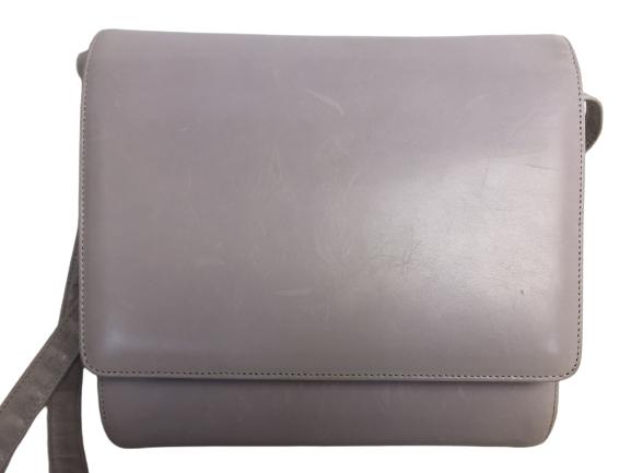 VTG BRUNO MAGLI LAVENDER LEATHER CROSS BODY BAG: VTG BRUNO MAGLI LAVENDER LEATHER CROSS BODY BAG -MAGNETIC CLASP CLOSURE -ONE INNER POCKET -MOTHER OF PEARL STYLE SIDES