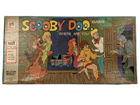 1973 SCOOBY DOO BOARD GAME MILTON BRADLEY: 1973 SCOOBY DOO BOARD GAME BY MILTON BRADLEY AND HANNA BARBERA CARTOON MB 70'S FAMILY HOME ENTERTAINMENT HOLLYWOOD COLLECTIBLE SATURDAY MORNING CARTOON COLLECTIBLES -GOOD VINTAGE CONDITION, WEAR TO BO