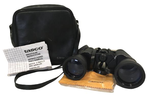 VTG TASCO BINOCULARS ZIP FOCUS 10x50MM W/ OG BAG: VTG TASCO BINOCULARS ZIP FOCUS 10x50MM W/ OG BAG -ZIP FOCUS 10X50MM WIDE ANGLE BINOCULARS -INCLUDES ORIGINAL BAG, INSTRUCTIONS, AND LENS WIPE -VERY GOOD CONDITION