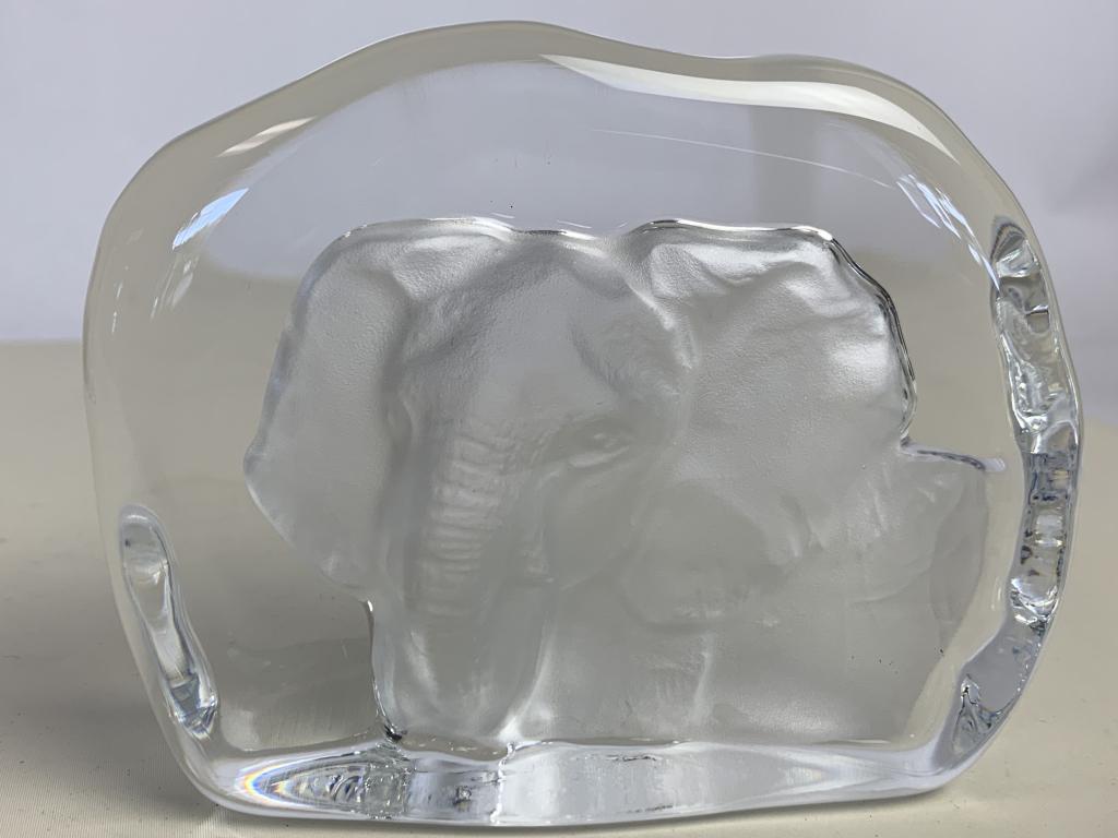 FROSTED ENGRAVED GLASS ELEPHANT ART DECOR: FROSTED ENGRAVED GLASS ELEPHANT ART DECOR - FROSTED ELEPHANT HEAD ENGRAVED IN CLEAR GLASS BLOCK- 3-1/2" X 4-1/2" X 1-1/4" (AT WIDEST POINT)- VERY GOOD CONDITION