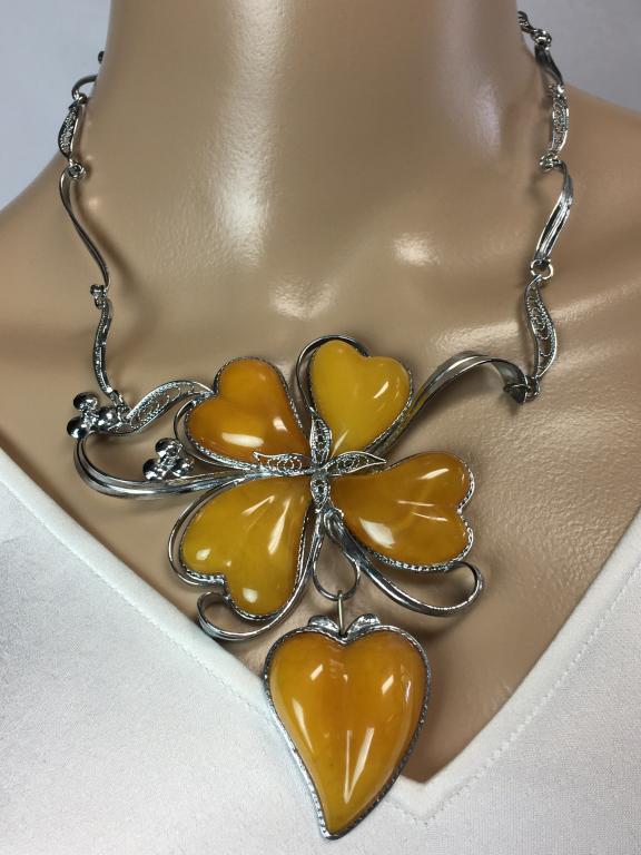 VTG VIVIANE GUENOUN BALTIC AMBER PENDANT NECKLACE (1 of 8)