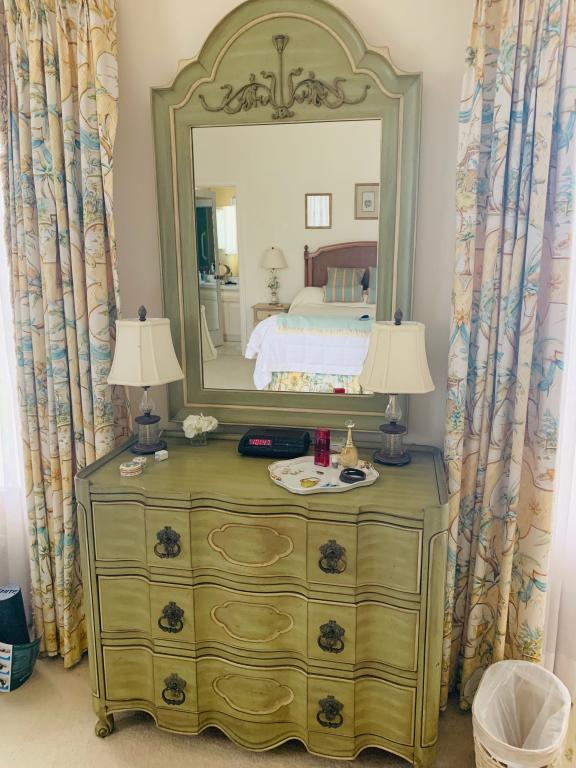 MID CENTURY WHITE FURNITURE CO.  DRESSER & MIRROR (1 of 2)