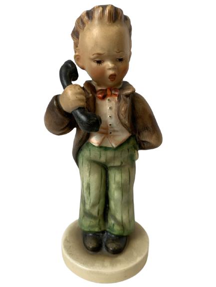 VINTAGE GOEBEL HUMMEL "HELLO" COLLECTIBLE FIGURINE (1 of 10)