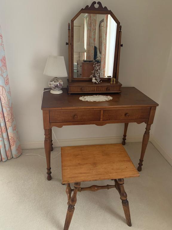VINTAGE DRESSING TABLE WITH STOOL (1 of 1)