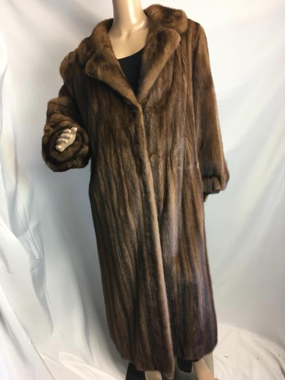 VTG HELD PROJANSKY FULL-LENGTH BROWN MINK FUR COAT: VTG HELD PROJANSKY FULL-LENGTH BROWN MINK FUR COAT- BROWN MINK FUR - SIGNED "HELD PROJANSKY"- MADE IN ROCHESTER, NEW YORK- "G. M. F." EMBROIDERED ON INNER LINING- NO SIZE DISPLAYED IN/ON COAT- LENGTH: