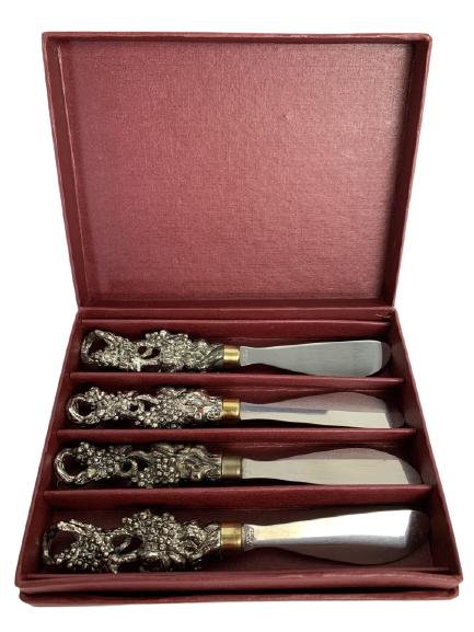 (4) VTG ARTHUR COURT GRAPEVINE CHEESE SPREADERS (1 of 10)