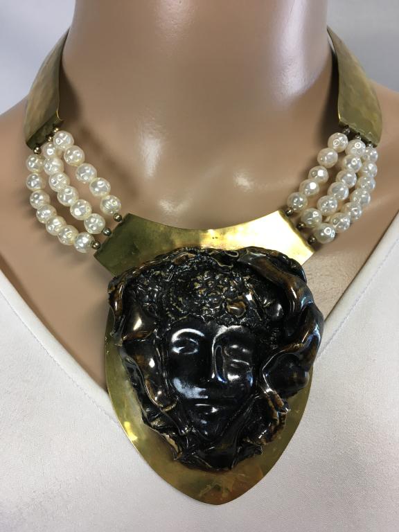 VTG FAUX PEARL & ENAMEL COLLAR-STYLE NECKLACE (1 of 8)