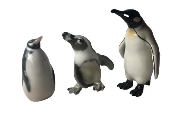 VTG LOT OF 3 PORCELAIN PENGUINS, DJ COPENHAGEN: VTG LOT OF 3 PORCELAIN PENGUINS, DJ COPENHAGEN -3 PENGUINS, INCLUDES DJ COPENHAGEN, DENMARK, ONE UNMARKED-VERY GOOD VINTAGE CONDITION-HEIGHT RANGE 3.75" - 3"-CC1721