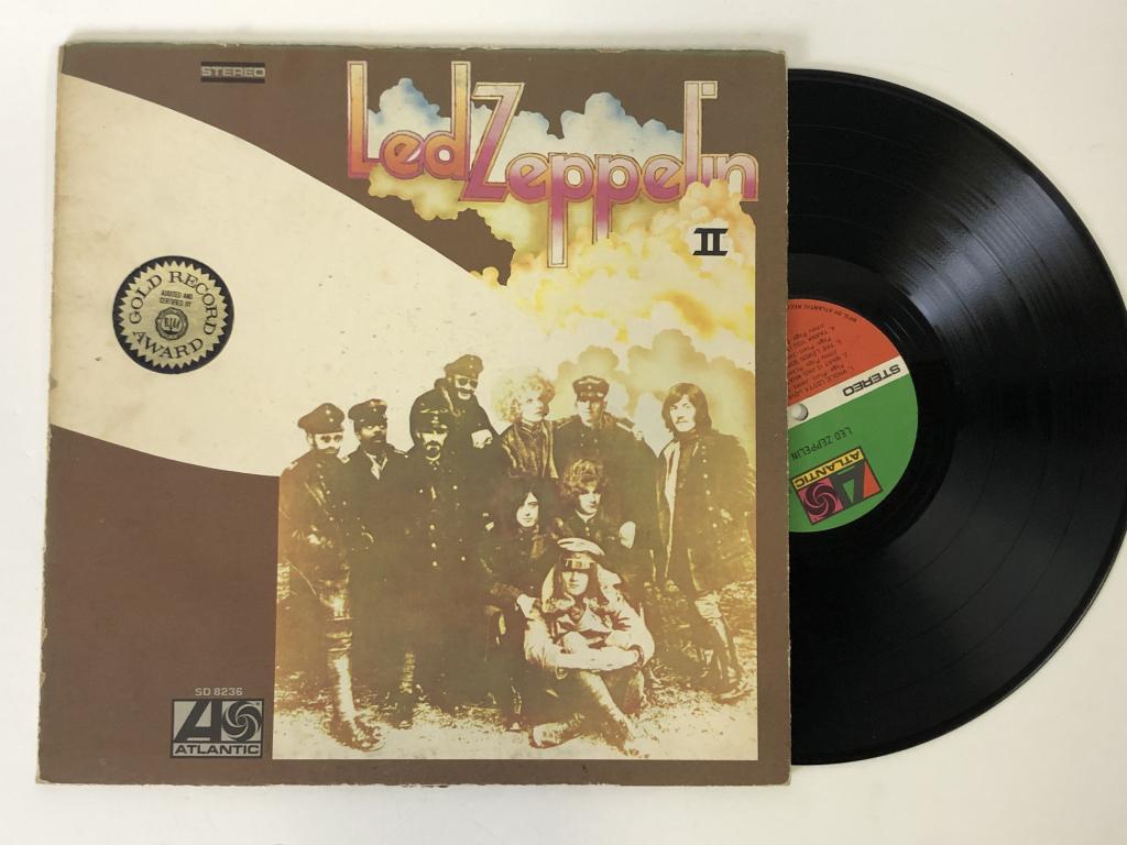 1969 LED ZEPPELIN II VINYL RECORD ALBUM (1 of 2)