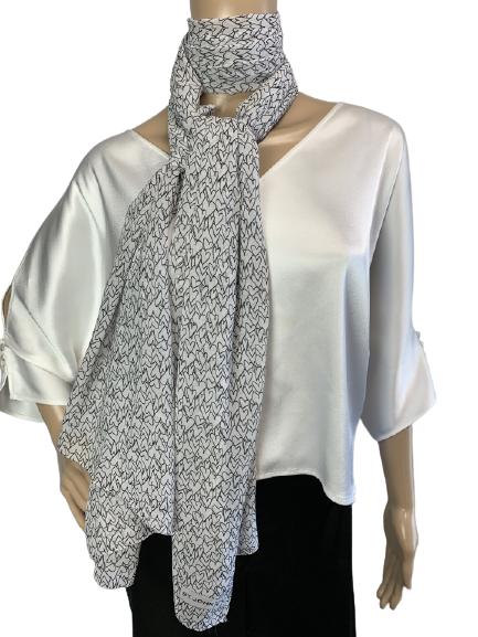 ST JOHN BLACK AND WHITE HEART SCARF (1 of 5)