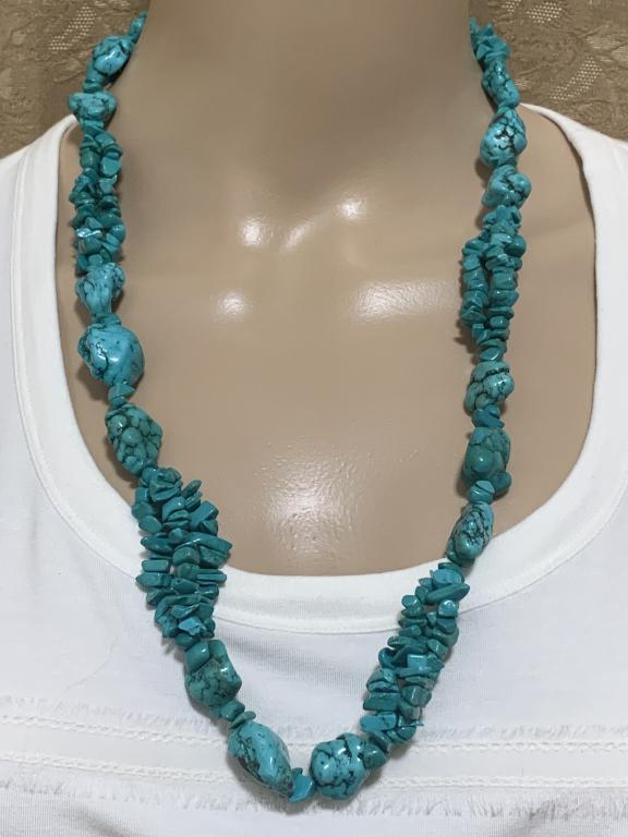 VINTAGE CHUNKY TURQUOISE NECKLACE (1 of 5)