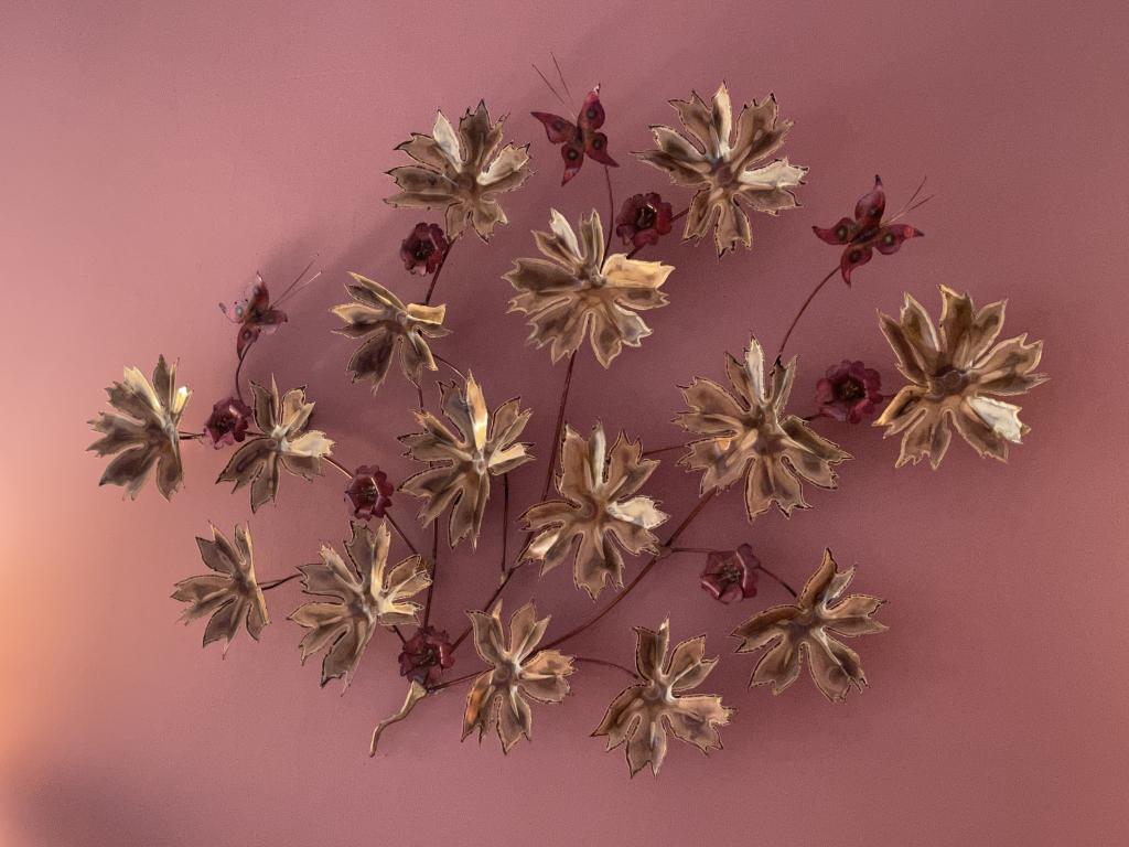 CURTIS JERE STYLE METAL FLOWER  WALL HANGING (1 of 3)