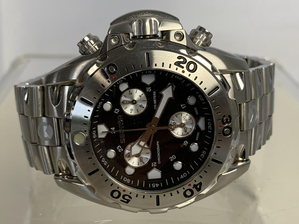 SECTOR 600 STAINLESS STEEL SWISS MEN'S WATCH: SECTOR 600 STAINLESS STEEL SWISS MEN'S WATCH - STAINLESS STEEL 316L 31445- SWISS MADE - WATER RESISTANT 200M - CHRONO QUARTZ - VERY GOOD CONDITION- JT011321