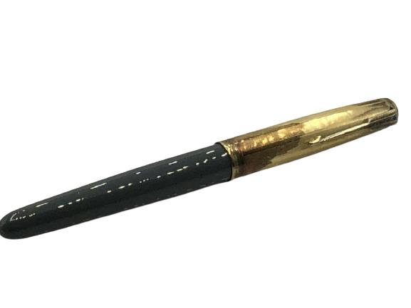 VTG PARKER "51" 14 KT GOLD TOP FOUNTAIN PEN: VTG PARKER "51" 14 KT GOLD FILLED TOP GREY AEROMETRIC FOUNTAIN PEN COLLECTIBLE PENS WRITING INSTRUMENTS WRITERS JOURNALIST ARCHITECT MANCAVE HOME OFFICE DECOR-VERY GOOD VINTAGE CONDITION-DP11321