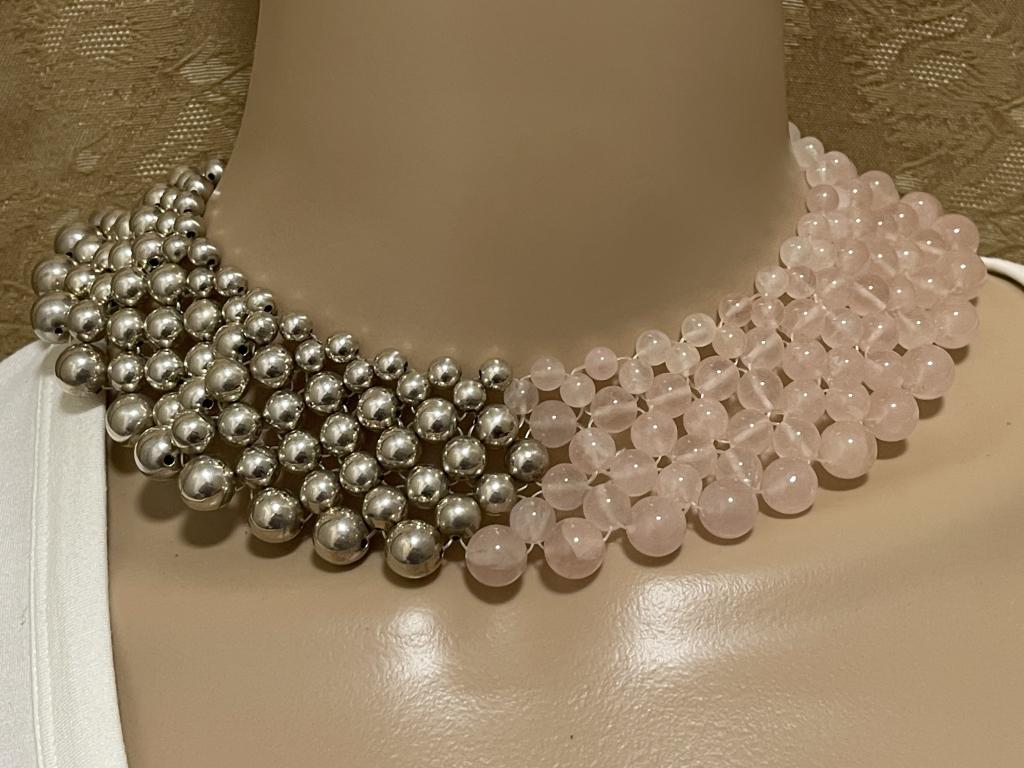 VTG ROSE QUARTZ AND SILVER TYPE BEADED CHOKER: VTG ROSE QUARTZ AND SILVER TYPE BEADED CHOKER - ABOUT 13 1/2"-VERY GOOD VINTAGE CONDITION