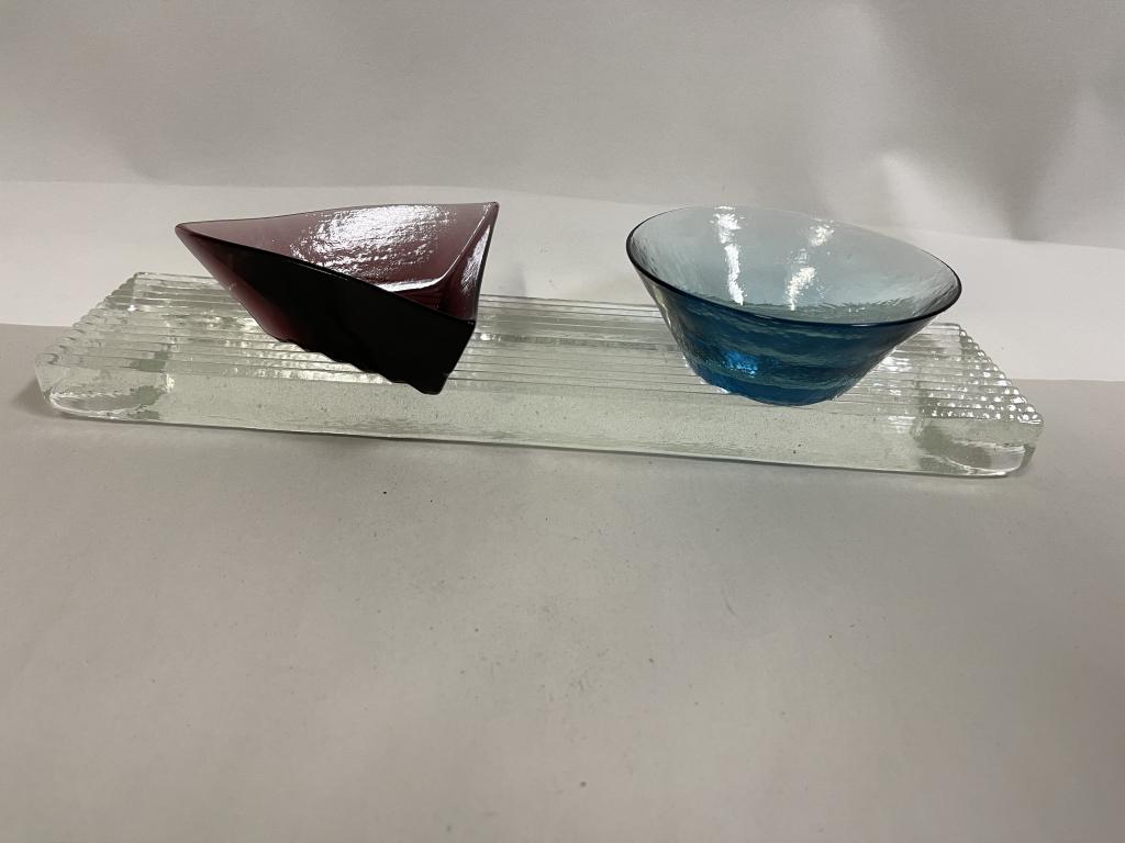 ARTIST SIGNED ART GLASS CONDIMENT SET (1 of 5)