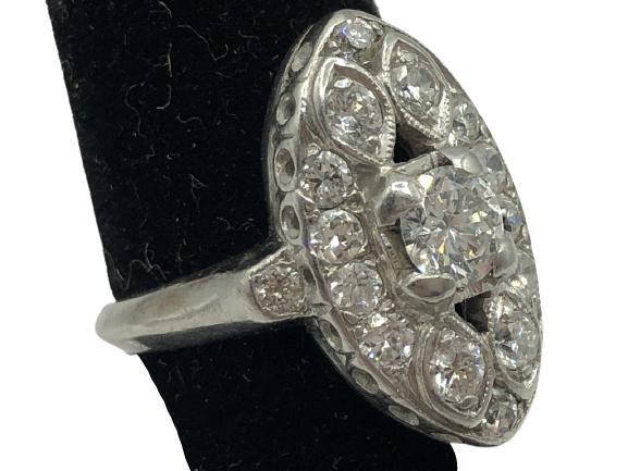 GORGEOUS DIAMOND RING SET IN 10K WHITE GOLD SZ 4.5 (1 of 5)