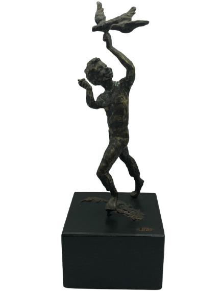 RARE 1988 CURTIS JERE BOY WITH BIRDS SCULPTURE 15" (1 of 6)