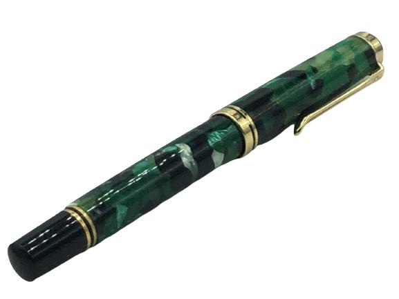 PELIKAN SOUVERAN GREEN PEARL FOUNTAIN PEN (1 of 4)