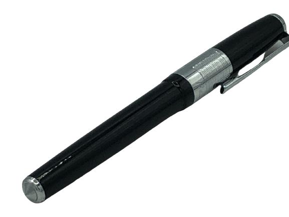 RECIFER BLACK AND SILVER FOUNTAIN PEN (1 of 5)