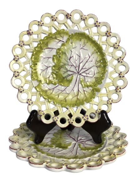2 VTG MOTTAHEDEH DESIGN ITALY PORCELAIN PLATES 7": 2 VTG MOTTAHEDEH DESIGN ITALY PORCELAIN PLATES 7" - VINTAGE PIERCED DESSERT PLATES WITH LEAF DESIGN- MADE IN ITALY- DIAMETER: 7"- VERY GOOD VINTAGE CONDITION- JT011521