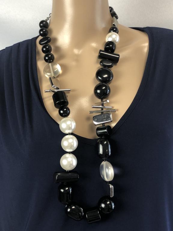 VTG CHICO'S BLACK/SILVER CHUNKY BEADED NECKLACE (1 of 5)