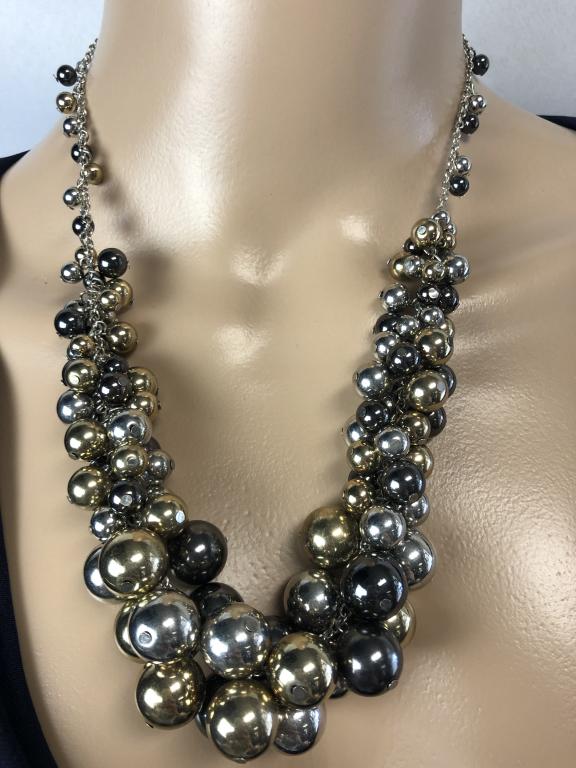 VTG CHOKER-STYLE MULTICOLORED BUBBLE NECKLACE (1 of 4)