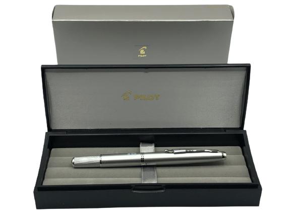 NIB PILOT SILVER CAPLESS FERMO 18K FOUNTAIN PEN (1 of 6)