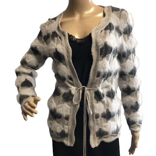 LES COPAINS ANGORA BLEND SWEATER SIZE 40: LES COPAINS ANGORA BLEND SWEATER SIZE 40 -BEAUTIFUL TONAL GREY SWEATER CINCHED AT WAIST ANGORA CASHMERE BLEND.-SIZE 40-VERY GOOD CONDITION-TK111920