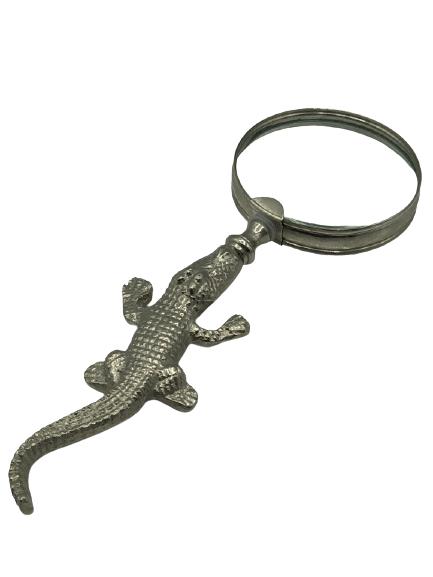 VTG UNIQUE SILVER ALLIGATOR MAGNIFYING GLASS 9": VINTAGE SILVER ALLIGATOR MAGNIFYING GLASS FOR READING - 9" X 3" GLASS DIAMETER-VERY GOOD CONDITION-DP12821
