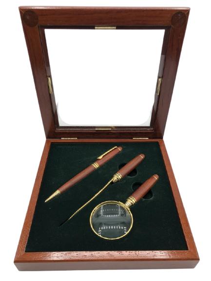 WOOD DESK SET PEN LETTER OPENER MAGNIFYING GLASS: WOOD DESK SET PEN LETTER OPENER MAGNIFYING GLASS IN WOOD AND GLASS BOX EXECUTIVE OFFICE HOME LIBRARY DESK ACCESSORIES-8" X 7.5" X 1.5" APPROX-VERY GOOD CONDITION-DP12821