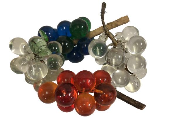 ASSORTED BUNCHES OF MURANO STYLE GLASS GRAPES (1 of 6)