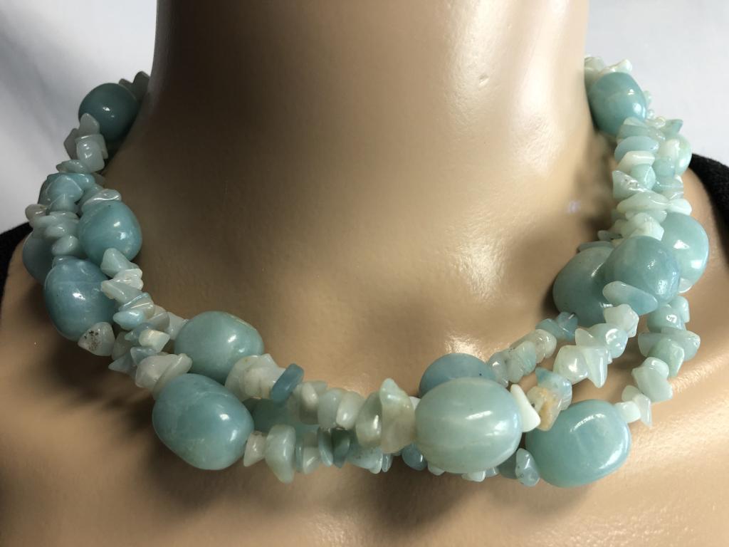 VTG TRIPLE STRAND AQUA BEADED NECKLACE 9" (1 of 4)