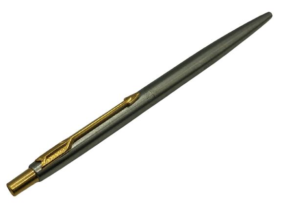 VTG PARKER BRUSHED STAINLESS & GOLD ROLLER PEN: VTG PARKER BRUSHED STAINLESS & GOLD ROLLER PEN COLLECTIBLE COLLECTOR FOUNTAIN PENS WRITING INSTRUMENT WRITER LAWYER EXECUTIVE AUTHOR POET DRAFTING CALLIGRAPHY LUXURY MENS ACCESSORIES HOME OFFICE DECOR