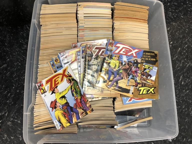 LOT OF 200 PLUS TEX MILLER ITALIAN COMIC BOOKS (1 of 3)