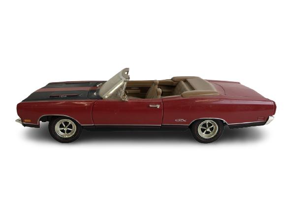 ERTL 1969 PLYMOUTH GTX CONVERTIBLE SCALE MODEL (1 of 6)