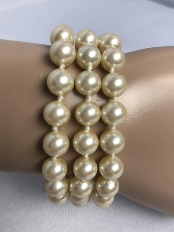 VTG TRIPLE-STRAND PEARL BRACELET 8" LONG (1 of 3)
