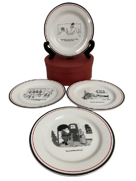 THE NEW YORKER CHRISTMAS CARTOONS PLATES: THE NEW YORKER CHRISTMAS CARTOONS PLATES - VINTAGE HARDWARE- BY VICTORIA ROBERTS-8"-VERY GOOD CONDITION- ORIGINAL BOX