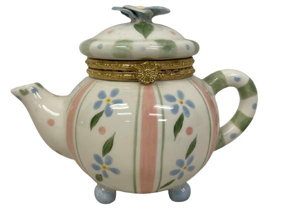 MUDPIE "BETWEEN FRIENDS" TEAPOT PILL BOX: MUDPIE "BETWEEN FRIENDS" TEAPOT PILL BOX