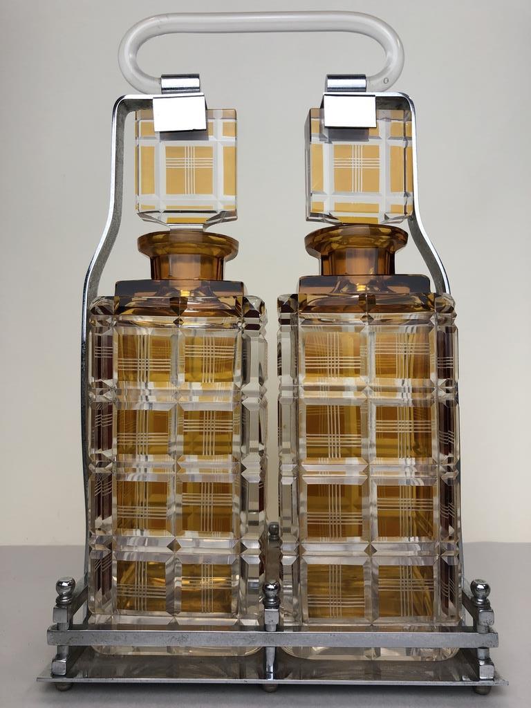 MID CENTURY MODERN GLASS DECANTERS / CHROME RACK (1 of 11)