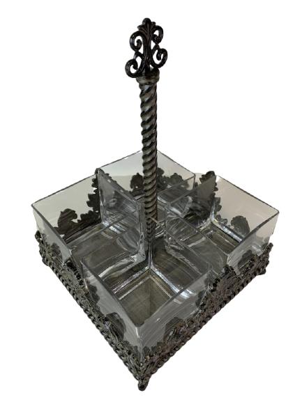 VTG GODINGER 4 GLASS CUBE CUTLERY CADDY STAND 14": VTG GODINGER 4 REMOVABLE GLASS CUBE CUTLERY UTENSILS CADDY W MEATAL STAND DECORATIVE FLATWEAR STORAGE HOLDER DINING ROOM TABLE DECOR KITCHEN HOME DECOR -14" X 11" X 5" APPROX-VERY GOOD CONDITION, NO C